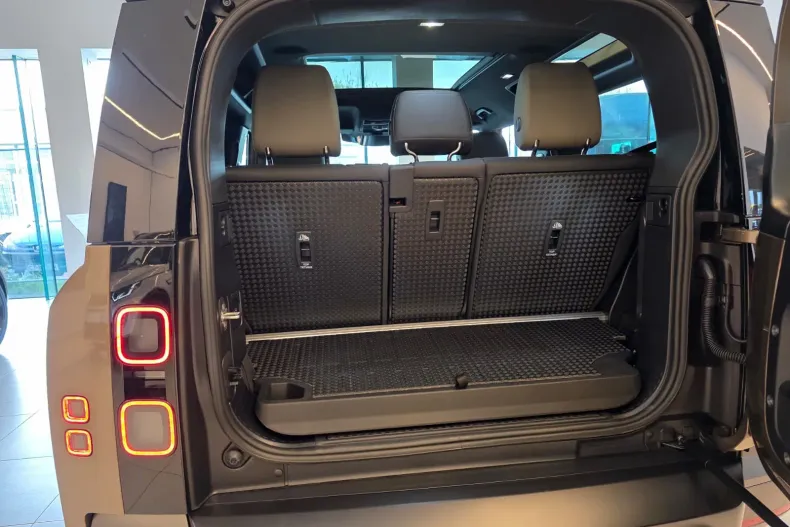 Land Rover Defender din 2026 cu 1 km - oferta LAN256945 - foto 8
