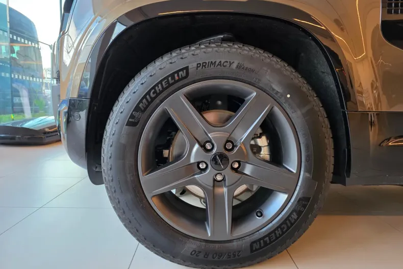 Land Rover Defender din 2026 cu 1 km - oferta LAN256945 - foto 13