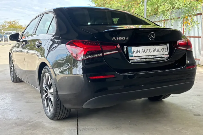 Mercedes-Benz A 200 (Clasa A) din 2022 cu 143.300 km - oferta MER256955 - foto 5