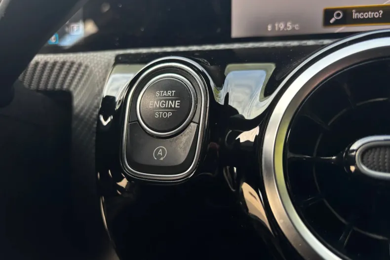 Mercedes-Benz A 200 (Clasa A) din 2022 cu 143.300 km - oferta MER256955 - foto 23