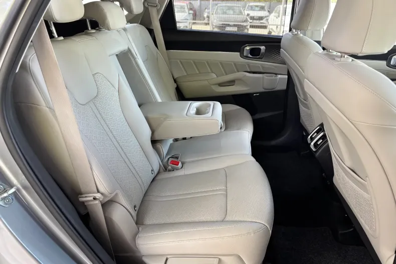 Kia Sorento din 2021 cu 154.000 km - oferta KIA256960 - foto 36