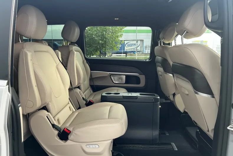 Mercedes-Benz V 300 (Clasa V) din 2024 cu 30.300 km - oferta MER256963 - foto 10