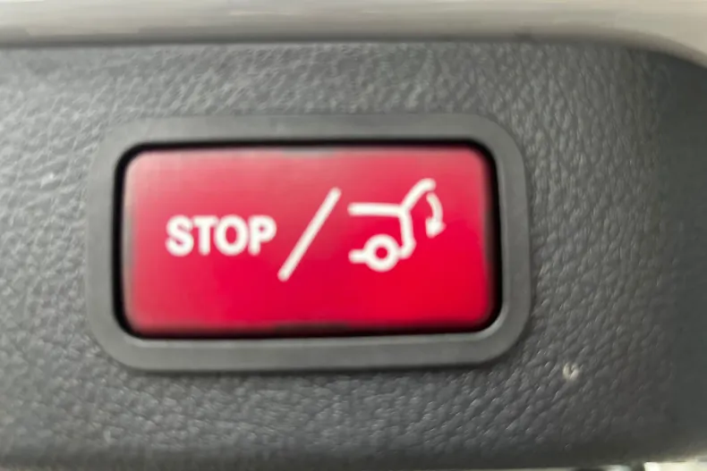 Mercedes-Benz V 300 (Clasa V) din 2024 cu 30.300 km - oferta MER256963 - foto 13