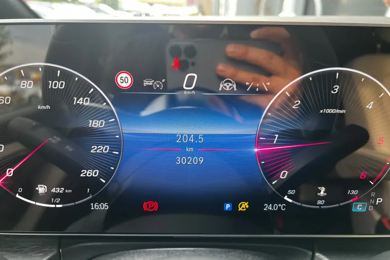 Mercedes-Benz V 300 (Clasa V) din 2024 cu 30.300 km - oferta MER256963 - foto 19