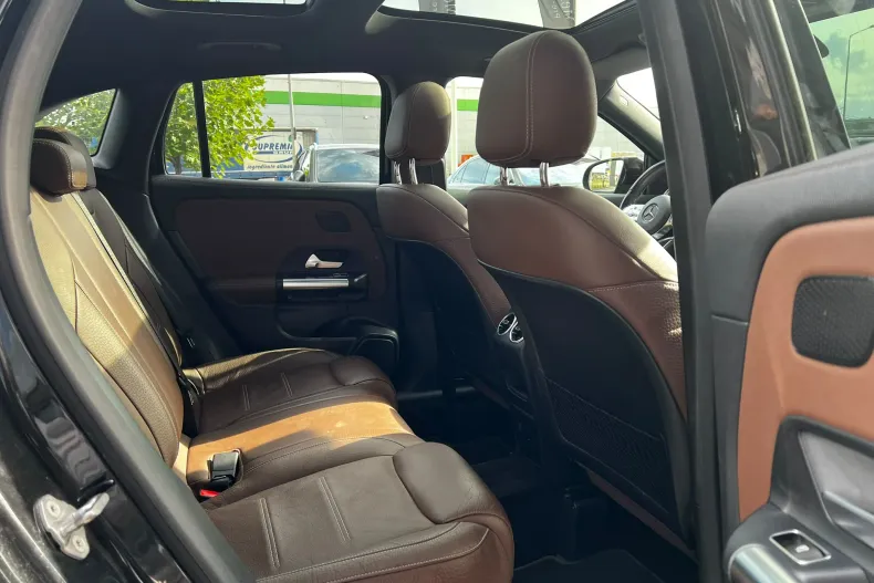 Mercedes-Benz GLA 200 (Clasa GLA) din 2022 cu 141.000 km - oferta MER256964 - foto 9