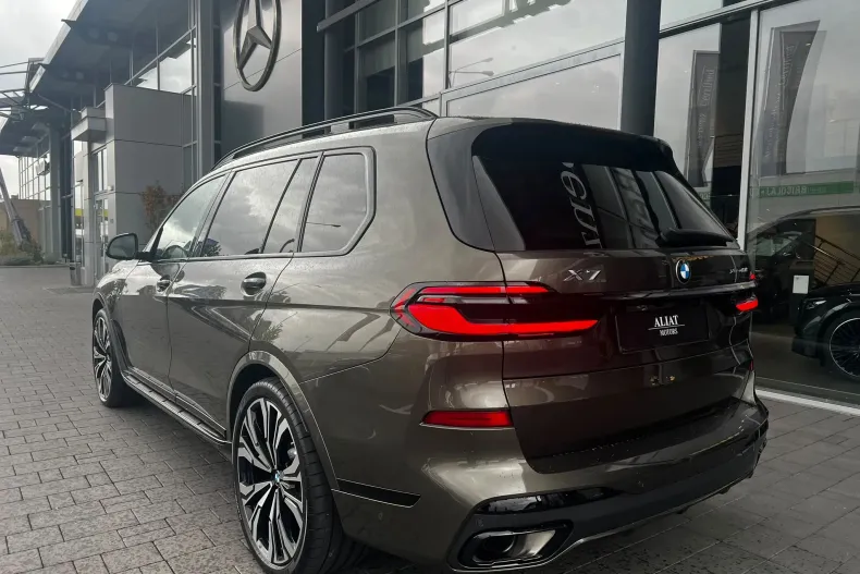 BMW X7 (Seria X) din 2023 cu 41.300 km - oferta BMW256965 - foto 2
