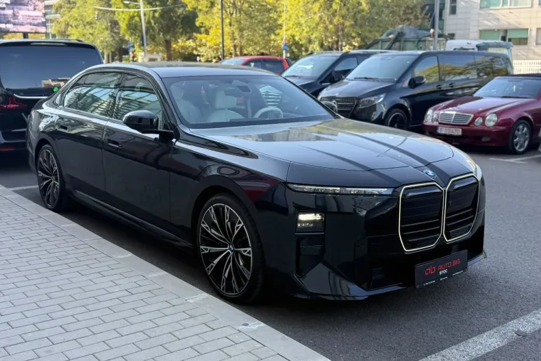 BMW 740 (Seria 7) din 2026 cu 100 km - oferta BMW256968 - foto 4