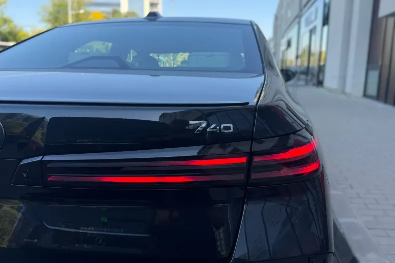BMW 740 (Seria 7) din 2026 cu 100 km - oferta BMW256968 - foto 7