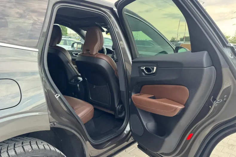 Volvo XC60 din 2020 cu 123.000 km - oferta VOL256995 - foto 14