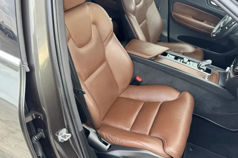 Volvo XC60 din 2020 cu 123.000 km - oferta VOL256995 - foto 17