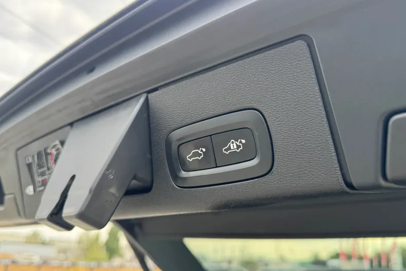 Volvo XC60 din 2020 cu 123.000 km - oferta VOL256995 - foto 23