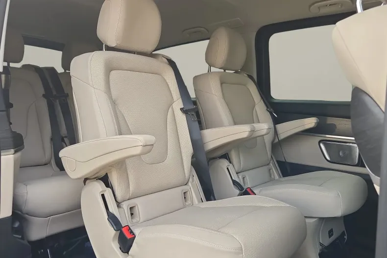 Mercedes-Benz V 300 (Clasa V) din 2025 cu 11.600 km - oferta MER257007 - foto 19