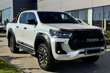 Toyota Hilux din 2023 - oferta TOY257015