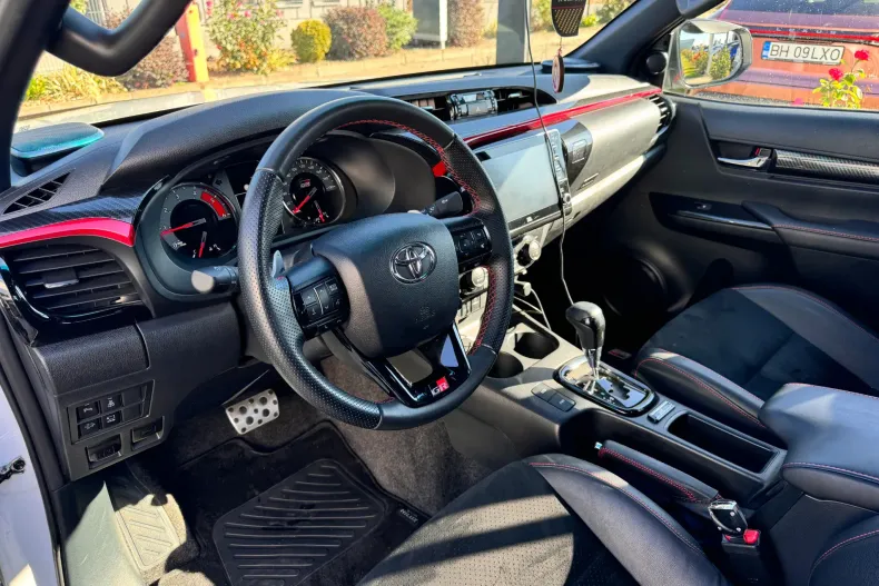 Toyota Hilux din 2023 cu 12.702 km - oferta TOY257015 - foto 13