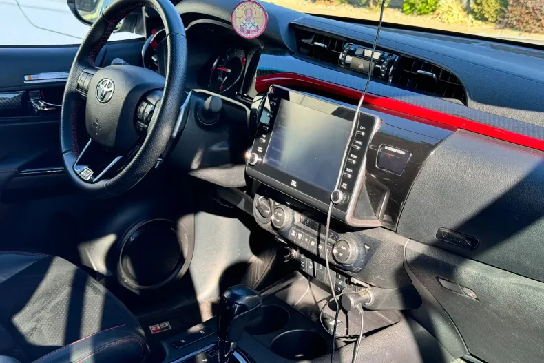 Toyota Hilux din 2023 cu 12.702 km - oferta TOY257015 - foto 23