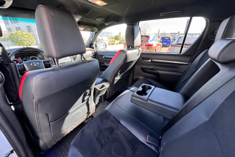 Toyota Hilux din 2023 cu 12.702 km - oferta TOY257015 - foto 30