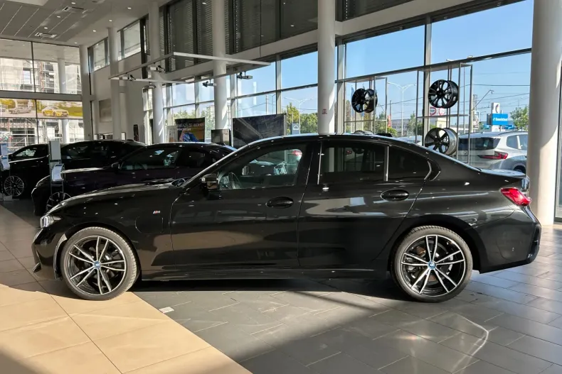 BMW 330 (Seria 3) din 2024 cu 10.500 km - oferta BMW257035 - foto 3