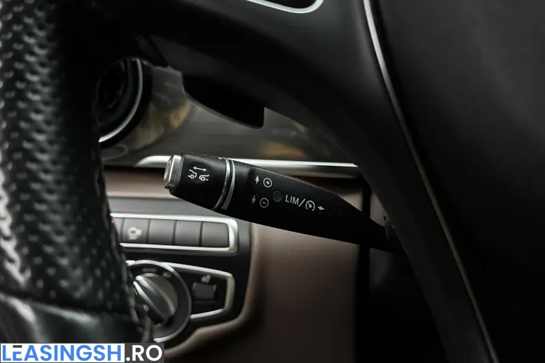 Mercedes-Benz V 300 (Clasa V) din 2021 cu 108.000 km - oferta MER257052 - foto 18