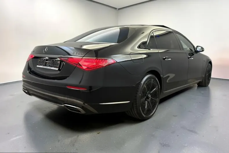 Mercedes-Benz S 680 (Clasa S) din 2025 cu 4.123 km - oferta MER257077 - foto 8