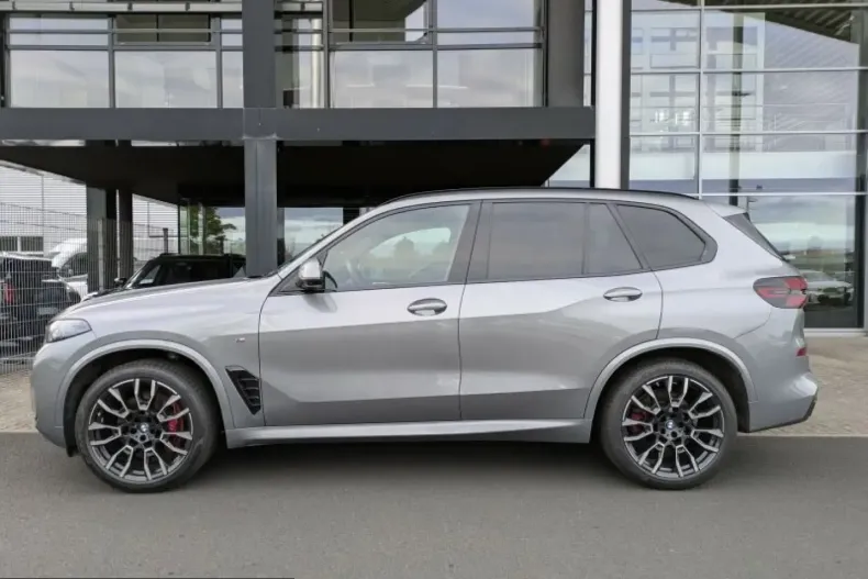 BMW X5 (Seria X) din 2025 cu 23.779 km - oferta BMW257117 - foto 1
