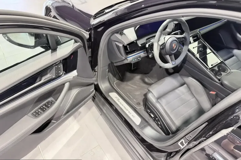 Porsche Panamera din 2025 cu 7.000 km - oferta POR257120 - foto 28