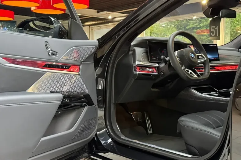 BMW 750 (Seria 7) din 2023 cu 79.000 km - oferta BMW257133 - foto 8
