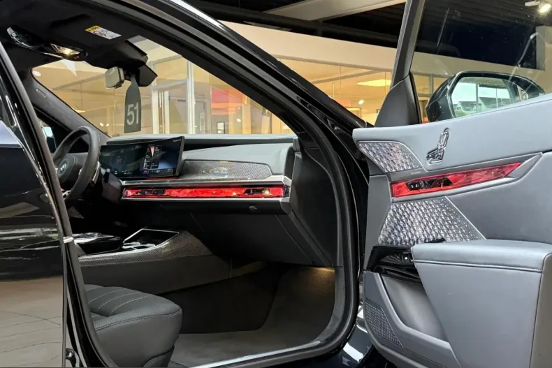 BMW 750 (Seria 7) din 2023 cu 79.000 km - oferta BMW257133 - foto 19