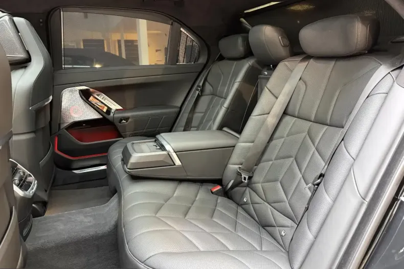 BMW 750 (Seria 7) din 2023 cu 79.000 km - oferta BMW257133 - foto 26