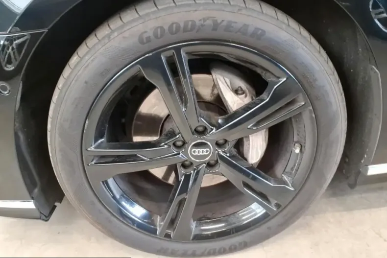 Audi A8 din 2024 cu 79.000 km - oferta AUD257151 - foto 5