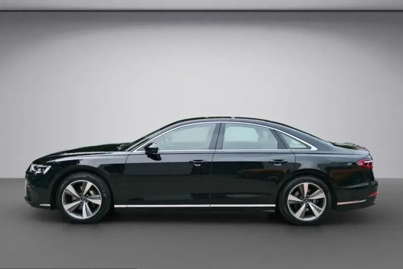 Audi A8 din 2023 cu 50.800 km - oferta AUD257153 - foto 2