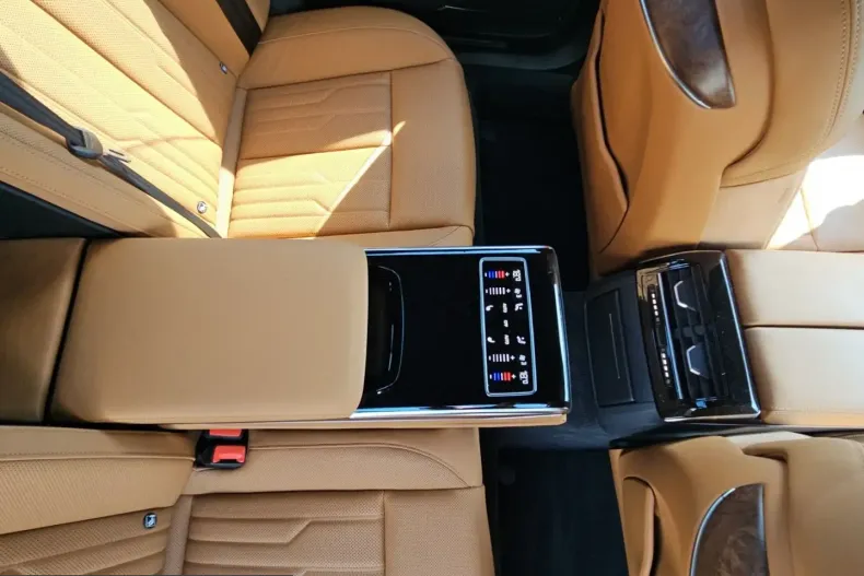 Audi A8 din 2023 cu 61.396 km - oferta AUD257154 - foto 14