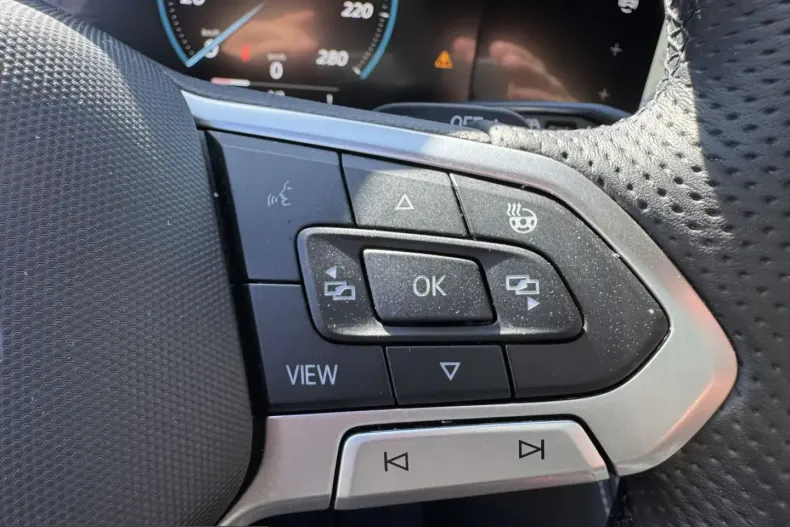 Volkswagen Touareg din 2025 cu 35.205 km - oferta VOL257160 - foto 18