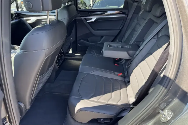 Volkswagen Touareg din 2025 cu 35.205 km - oferta VOL257160 - foto 32