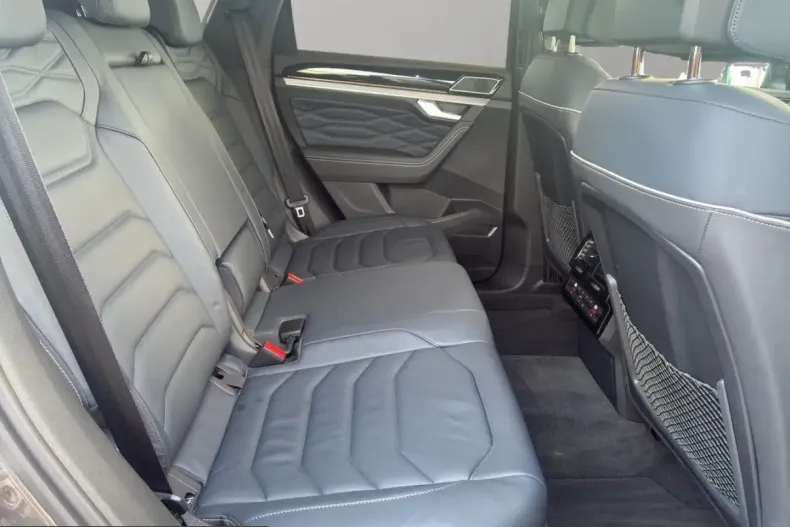 Volkswagen Touareg din 2025 cu 42.481 km - oferta VOL257161 - foto 18