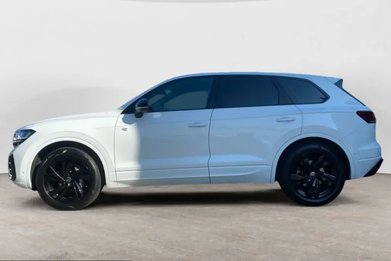 Volkswagen Touareg din 2024 cu 48.614 km - oferta VOL257162 - foto 3