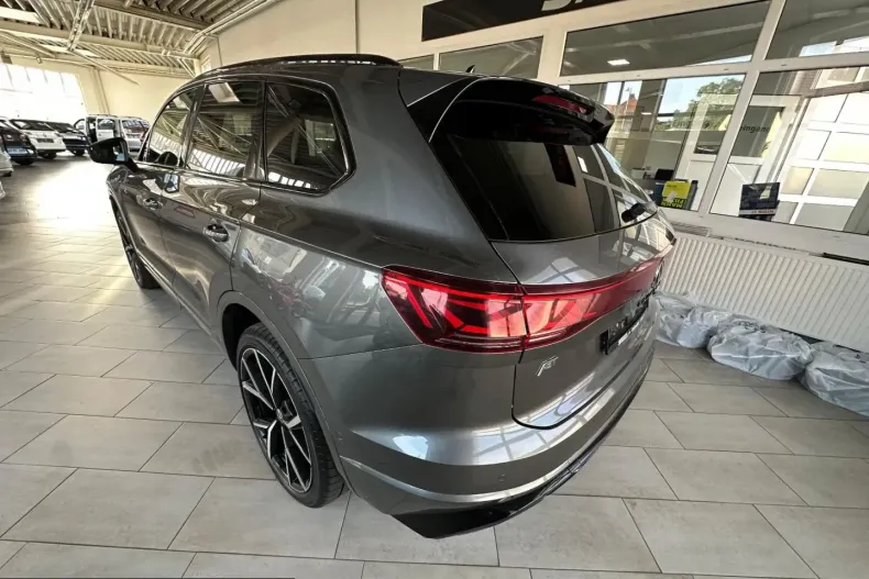 Volkswagen Touareg din 2024 cu 80.542 km - oferta VOL257163 - foto 4