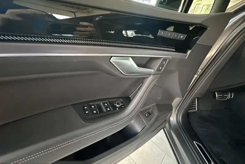 Volkswagen Touareg din 2024 cu 80.542 km - oferta VOL257163 - foto 17