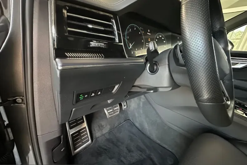 Volkswagen Touareg din 2024 cu 80.542 km - oferta VOL257163 - foto 18