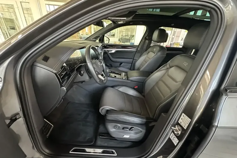 Volkswagen Touareg din 2024 cu 80.542 km - oferta VOL257163 - foto 19