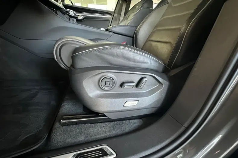 Volkswagen Touareg din 2024 cu 80.542 km - oferta VOL257163 - foto 20