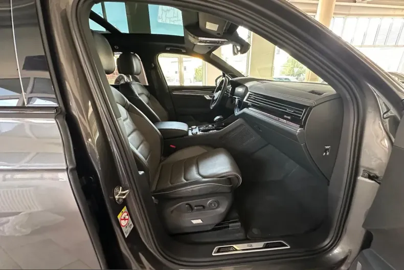Volkswagen Touareg din 2024 cu 80.542 km - oferta VOL257163 - foto 26