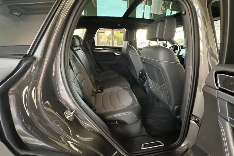 Volkswagen Touareg din 2024 cu 80.542 km - oferta VOL257163 - foto 27