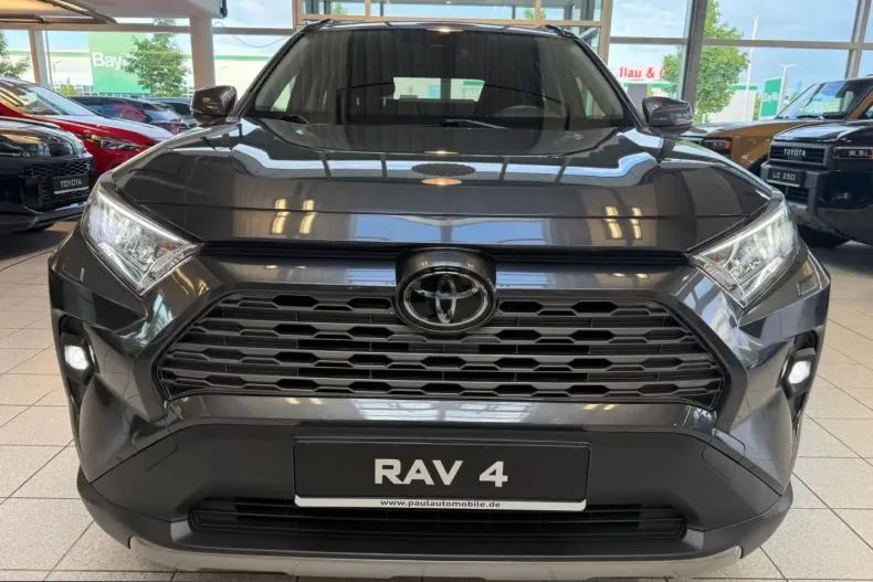 Toyota RAV4 din 2023 cu 66.180 km - oferta TOY257230 - foto 3
