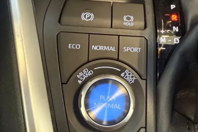 Toyota RAV4 din 2023 cu 66.180 km - oferta TOY257230 - foto 18