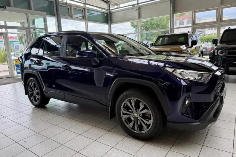 Toyota RAV4 din 2023 cu 59.981 km - oferta TOY257234 - foto 1
