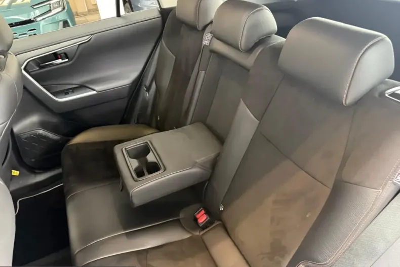 Toyota RAV4 din 2023 cu 59.981 km - oferta TOY257234 - foto 25