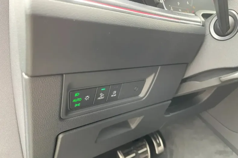 Volkswagen Touareg din 2025 cu 4.600 km - oferta VOL257252 - foto 5