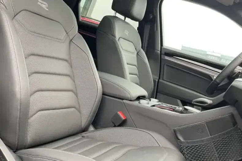 Volkswagen Touareg din 2025 cu 4.600 km - oferta VOL257252 - foto 15