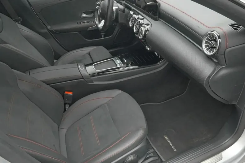 Mercedes-Benz CLA 250 (Clasa CLA) din 2024 cu 20.000 km - oferta MER257254 - foto 5