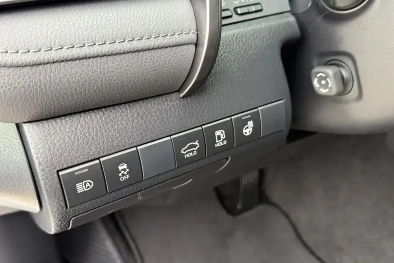 Toyota Camry din 2023 cu 49.077 km - oferta TOY257255 - foto 15